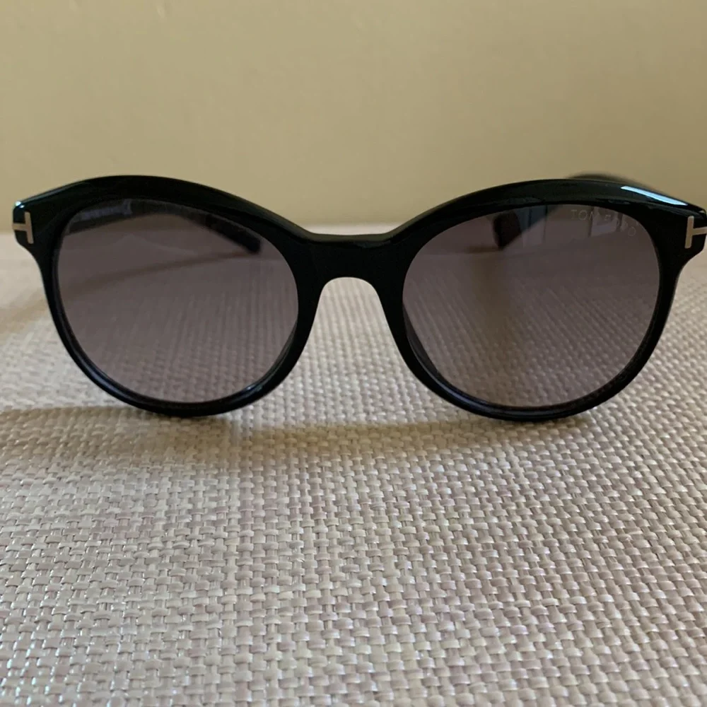Tom Ford Sunglasses - Picture 2 of 6
